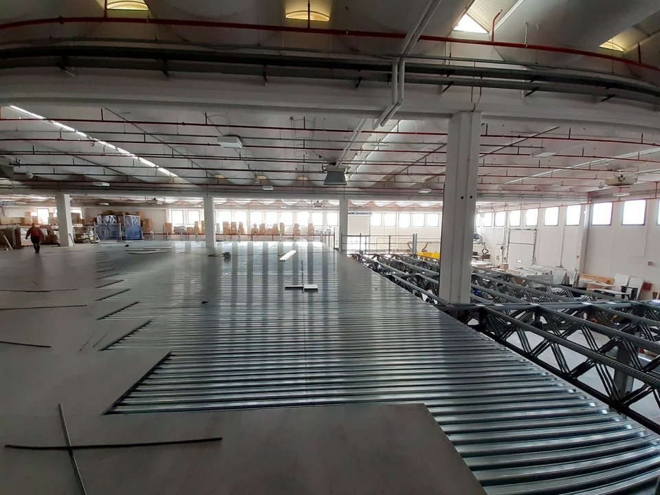 Soppalco grandi luci Pessano Con Bornago (IT)