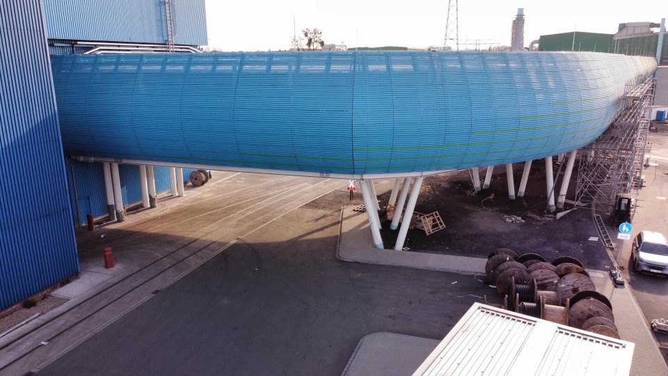 Montaggio struttura rivestimento tunnel convogliatori industriali Riesa (DE)